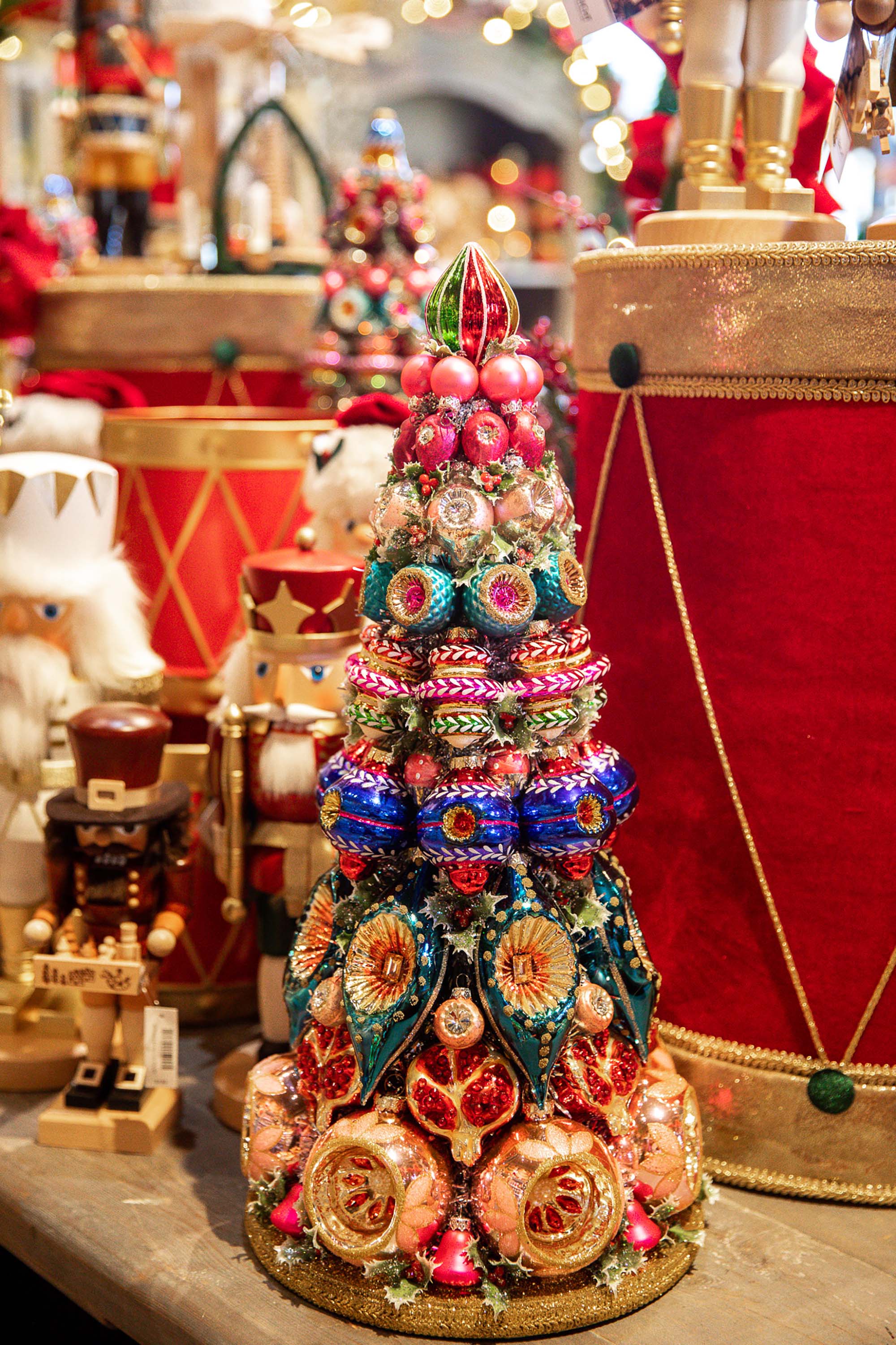 rosier　ロジエ　サンタ Christmas Gallery 2025 – Roger's Gardens